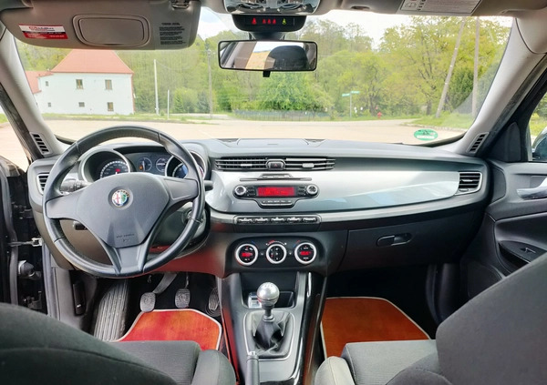 Alfa Romeo Giulietta cena 14900 przebieg: 230000, rok produkcji 2012 z Biała małe 211